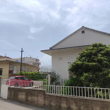 Landeka Apartament *